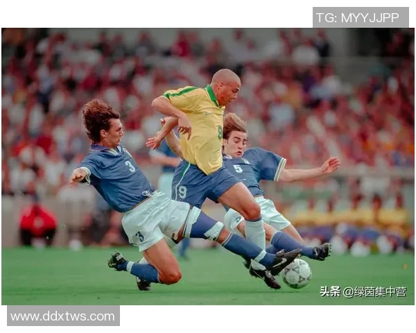 德国足球高颜值球员排名盘点 性感与实力兼备的足球明星们